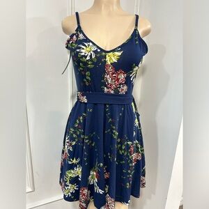 Aphratti Floral Mini Dress Size Medium
NWT